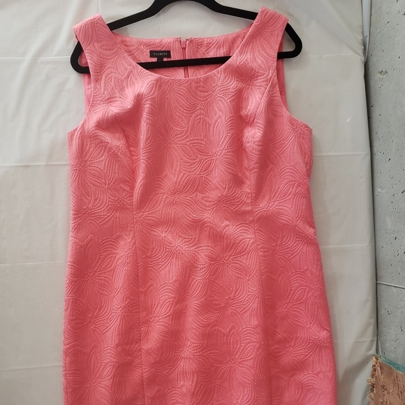Talbots Dresses & Skirts - Talbots sleeveless shift dress knee length SZ 14